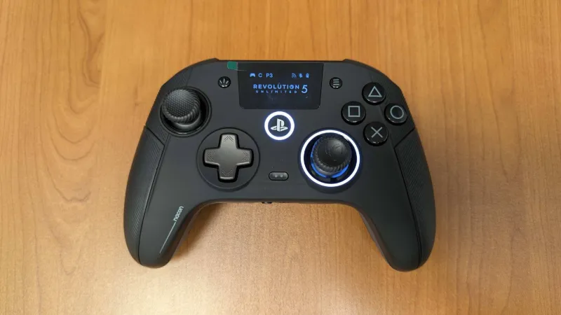 Nacon Revolution 5 Unlimited (análise) | O comando mais personalizável da PS5 e até tem um ecrã