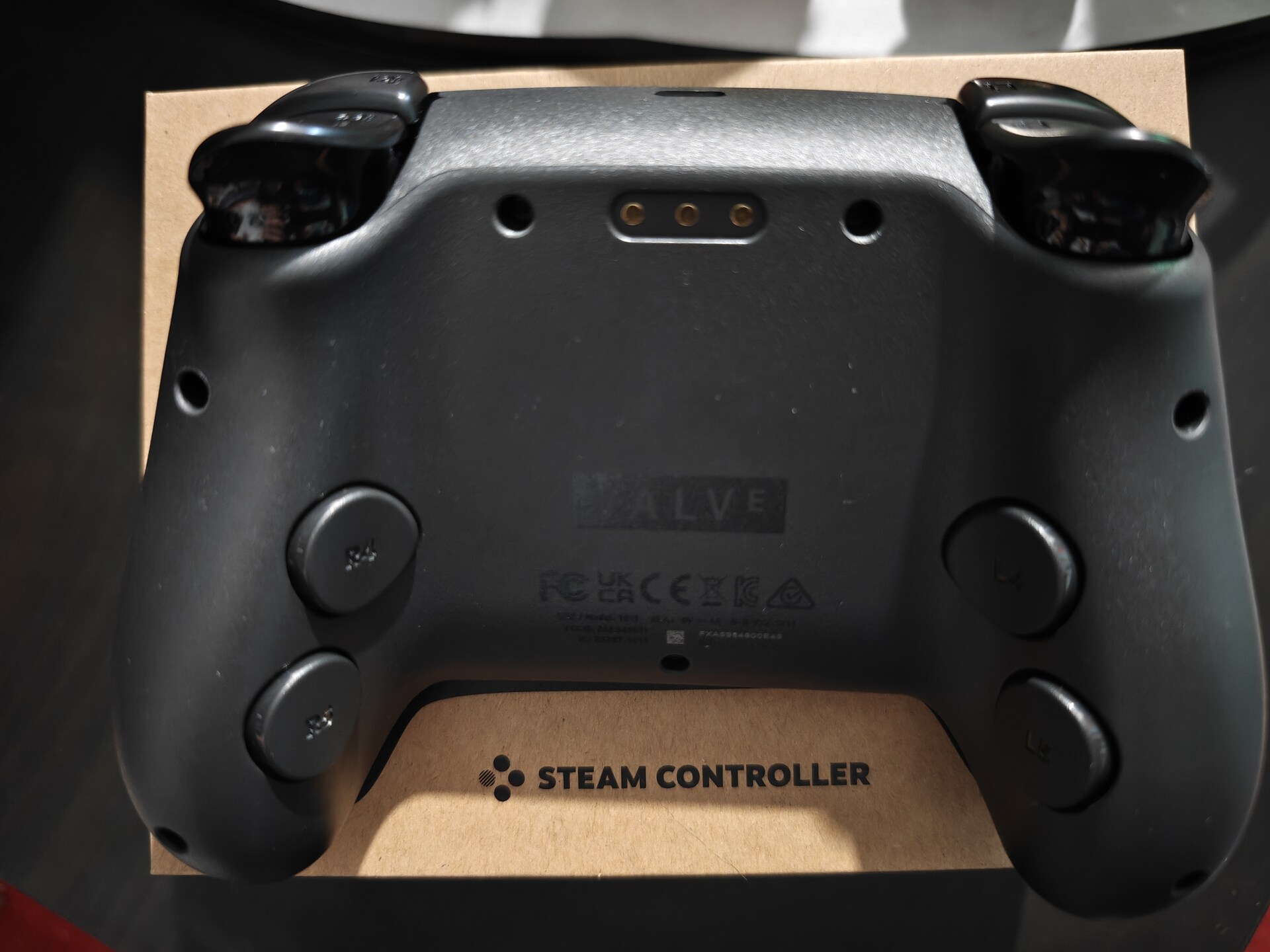 Steam Controller parte de tr&aacute;s