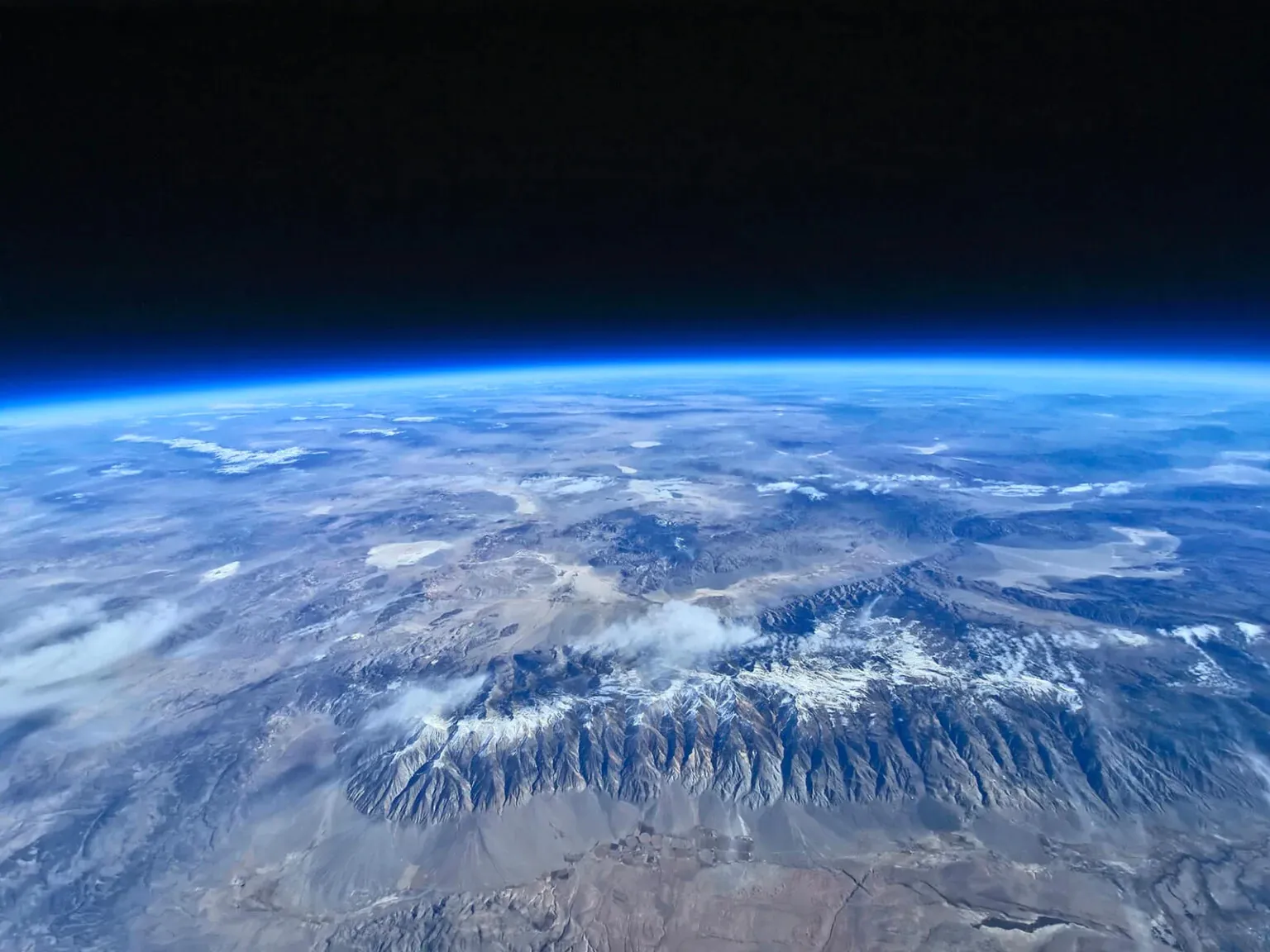 Fotografia capturada por S24 pendurado num balão estratosférico